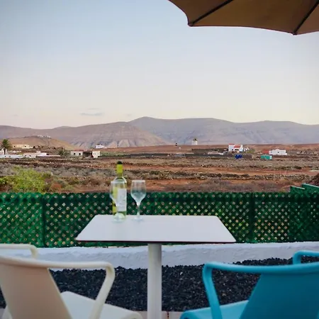 Siempre Feliz La Casita Molinos Dağ evi *